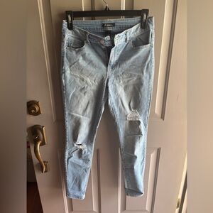 D. Jeans Light Blue Distressed Jeans